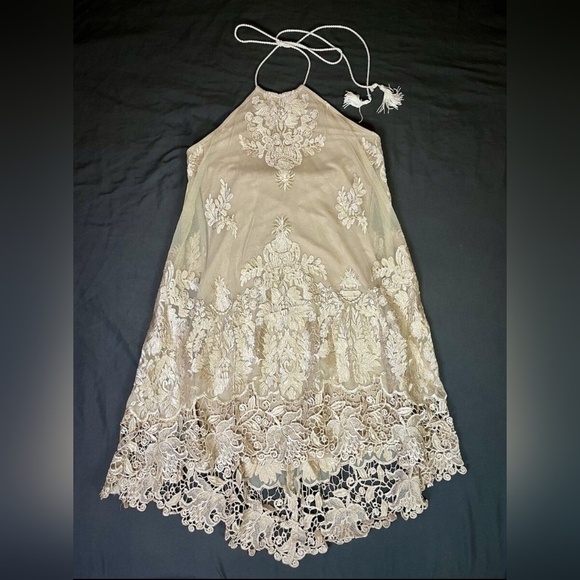NEW SKY Cocktail Backless Nude Tan Lace Layered Halter Mini Dress S - Picture 1 of 10